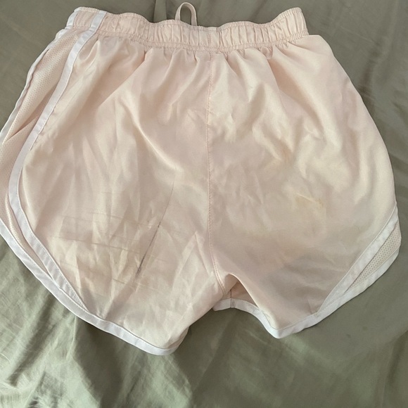 Women’s XS Nike shorts - Picture 2 of 3